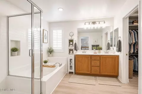 Bath - 237 Galway Ln, Simi Valley, CA 93065 photo 3 of 4