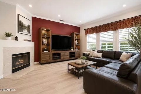 Living - 237 Galway Ln, Simi Valley, CA 93065 photo 1 of 1