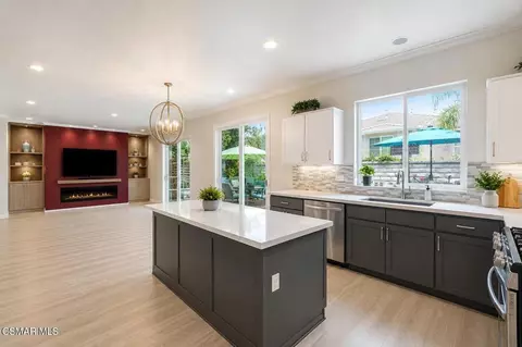 Kitchen - 237 Galway Ln, Simi Valley, CA 93065 photo 2 of 3