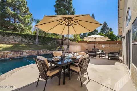 Exterior - 12154 Cherry Grove St, Moorpark, CA 93021 photo 7 of 9