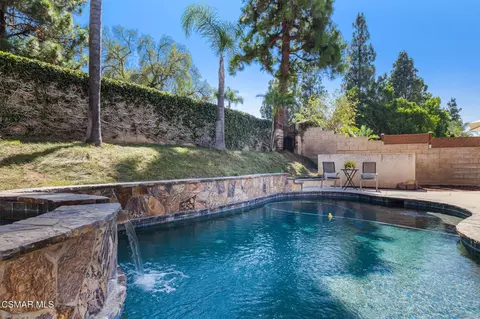 Exterior - 12154 Cherry Grove St, Moorpark, CA 93021 photo 5 of 9