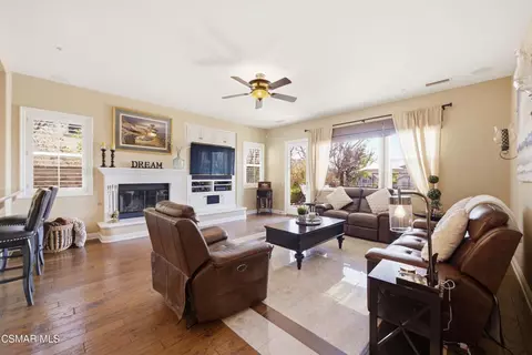 Living - 5068 Shady Trail St, Simi Valley, CA 93063 photo 5 of 9