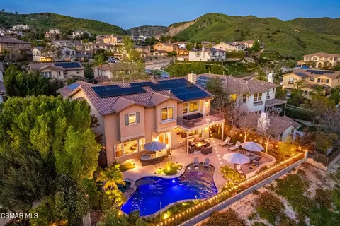 View/Area - 5068 Shady Trail St, Simi Valley, CA 93063 photo 4 of 12