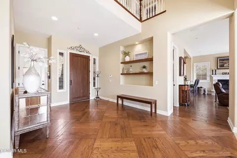 Entry Way - 5068 Shady Trail St, Simi Valley, CA 93063 photo 3 of 7