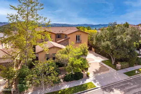 View/Area - 5068 Shady Trail St, Simi Valley, CA 93063 photo 6 of 12