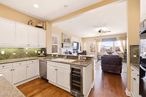 Kitchen - 5068 Shady Trail St, Simi Valley, CA 93063 photo 7 of 7