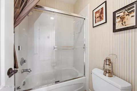 Bath - 5068 Shady Trail St, Simi Valley, CA 93063 photo 10 of 10