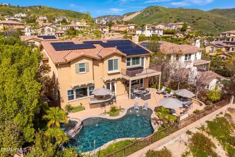 View/Area - 5068 Shady Trail St, Simi Valley, CA 93063 photo 9 of 12