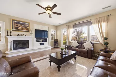 Living - 5068 Shady Trail St, Simi Valley, CA 93063 photo 6 of 9