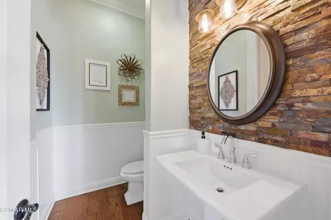 Bath - 5068 Shady Trail St, Simi Valley, CA 93063 photo 1 of 10