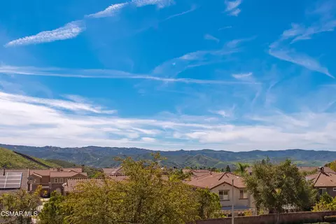 View/Area - 5068 Shady Trail St, Simi Valley, CA 93063 photo 5 of 12