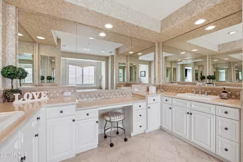 Bath - 5068 Shady Trail St, Simi Valley, CA 93063 photo 7 of 10