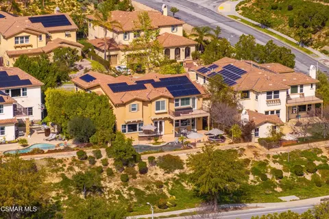 View/Area - 5068 Shady Trail St, Simi Valley, CA 93063 photo 11 of 12