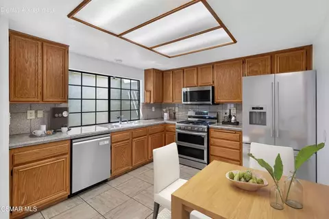 Kitchen - 704 Wind Willow Way, Simi Valley, CA 93065 photo 3 of 4