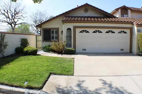 Exterior - 704 Wind Willow Way, Simi Valley, CA 93065 photo 3 of 12