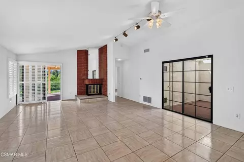 Living - 704 Wind Willow Way, Simi Valley, CA 93065 photo 2 of 6