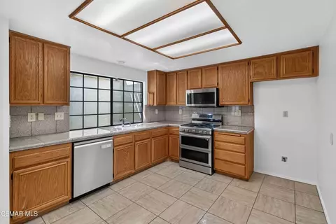 Kitchen - 704 Wind Willow Way, Simi Valley, CA 93065 photo 2 of 4