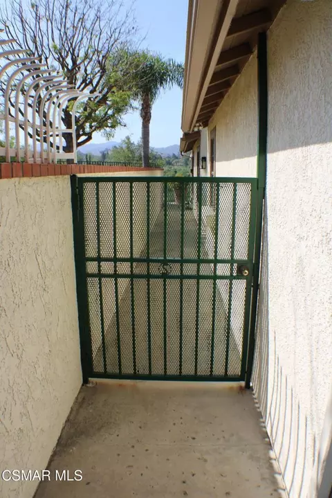 Exterior - 704 Wind Willow Way, Simi Valley, CA 93065 photo 4 of 12