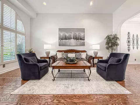 Living - 667 Azure Hills Dr, Simi Valley, CA 93065 photo 2 of 5