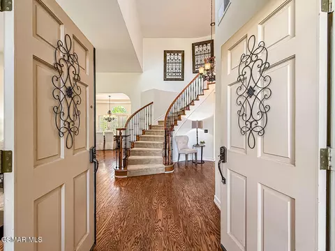 Entry Way - 667 Azure Hills Dr, Simi Valley, CA 93065 photo 2 of 5
