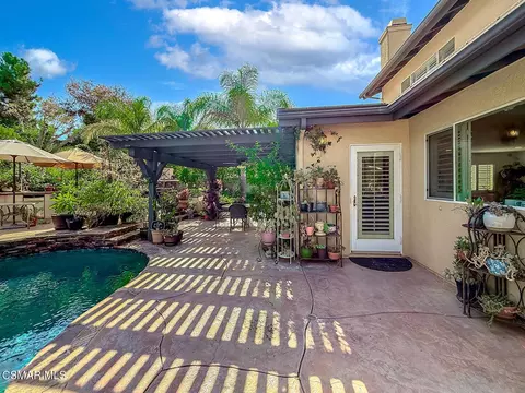Exterior - 667 Azure Hills Dr, Simi Valley, CA 93065 photo 9 of 17