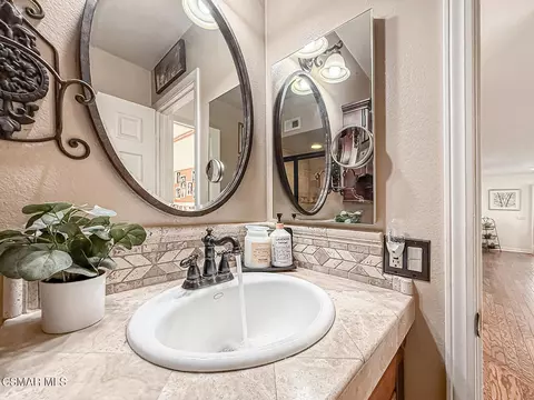 Bath - 667 Azure Hills Dr, Simi Valley, CA 93065 photo 3 of 10