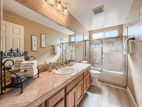 Bath - 667 Azure Hills Dr, Simi Valley, CA 93065 photo 8 of 10