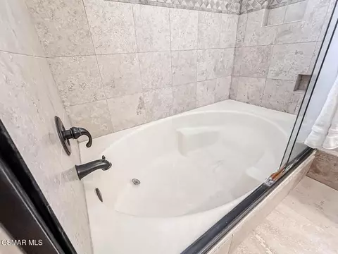 Bath - 667 Azure Hills Dr, Simi Valley, CA 93065 photo 7 of 10