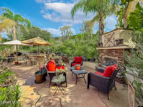 Exterior - 667 Azure Hills Dr, Simi Valley, CA 93065 photo 14 of 17