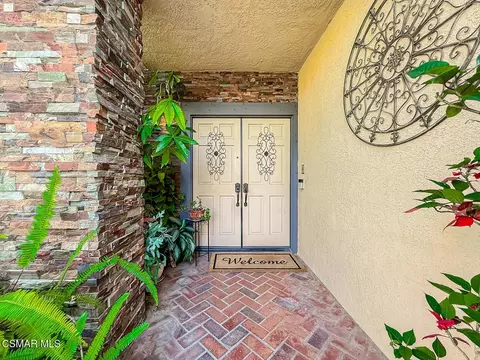 Entry Way - 667 Azure Hills Dr, Simi Valley, CA 93065 photo 1 of 5