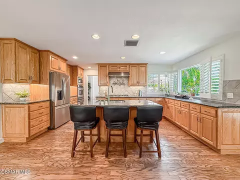 Kitchen - 667 Azure Hills Dr, Simi Valley, CA 93065 photo 2 of 6