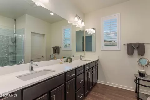 Bath - 114 Red Brick Dr #1, Simi Valley, CA 93065 photo 2 of 5