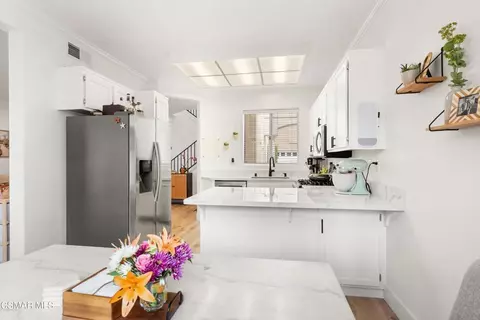 Kitchen - 11523 Treeview Ct, Moorpark, CA 93021 photo 1 of 4