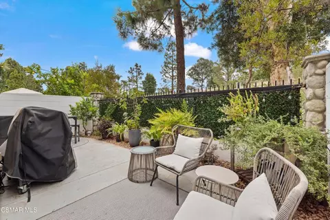 Exterior - 11523 Treeview Ct, Moorpark, CA 93021 photo 3 of 5
