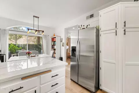 Kitchen - 11523 Treeview Ct, Moorpark, CA 93021 photo 4 of 4