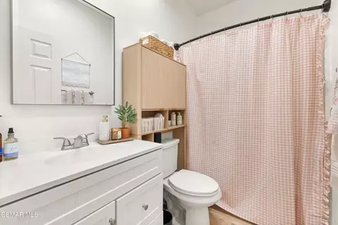 Bath - 11523 Treeview Ct, Moorpark, CA 93021 photo 3 of 3