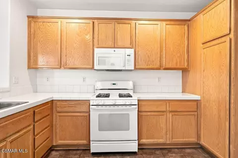 Kitchen - 2493 Aurora Ln, Simi Valley, CA 93063 photo 2 of 3