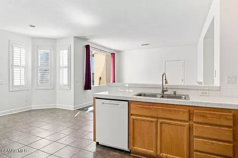 Kitchen - 2493 Aurora Ln, Simi Valley, CA 93063 photo 3 of 3