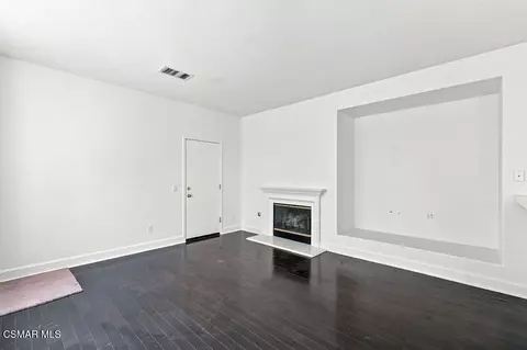 Living - 2493 Aurora Ln, Simi Valley, CA 93063 photo 5 of 6