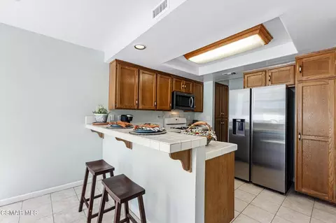 Kitchen - 1806 Rory Ln #6, Simi Valley, CA 93063 photo 2 of 6