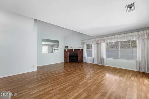 Living - 1806 Rory Ln #6, Simi Valley, CA 93063 photo 2 of 5