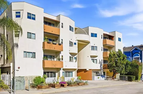 5016 Bakman Ave #104, North Hollywood, CA 91601