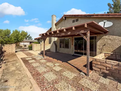 Exterior - 2167 Stoneman St, Simi Valley, CA 93065 photo 7 of 14