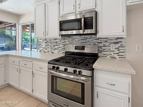 Kitchen - 2167 Stoneman St, Simi Valley, CA 93065 photo 3 of 4