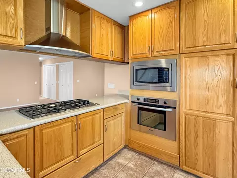 Kitchen - 2161 Stoneman St, Simi Valley, CA 93065 photo 3 of 8