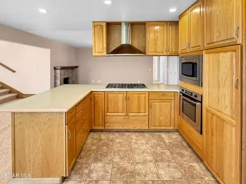 Kitchen - 2161 Stoneman St, Simi Valley, CA 93065 photo 5 of 8