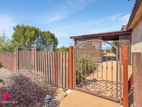 Exterior - 2161 Stoneman St, Simi Valley, CA 93065 photo 3 of 10