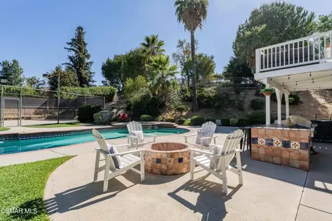 Exterior - 652 Stonebrook St, Simi Valley, CA 93065 photo 11 of 15