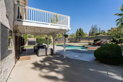 Exterior - 652 Stonebrook St, Simi Valley, CA 93065 photo 13 of 15