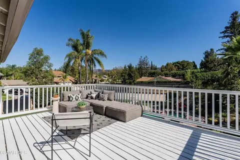 Exterior - 652 Stonebrook St, Simi Valley, CA 93065 photo 4 of 15